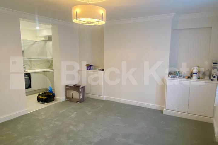 Stunning newly refurbished two bedroomed garden flat  Tachbrook Street, Pimlico / Victoria